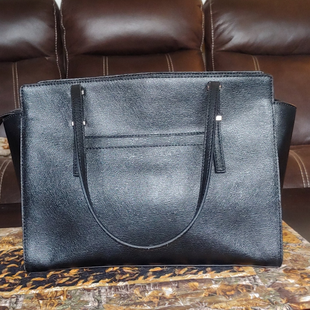 Guess Purse - Picture 3 of 8